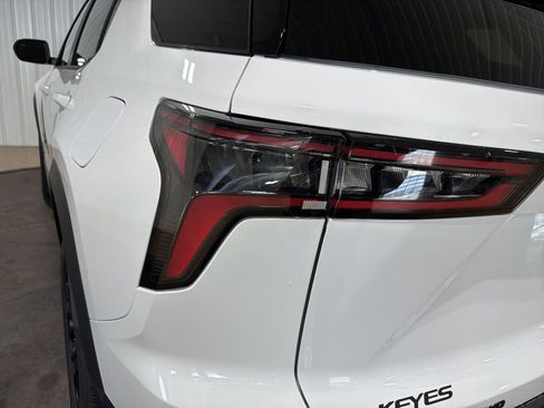 New 2026 Chevrolet Equinox LT w/ Convenience Package II image 15