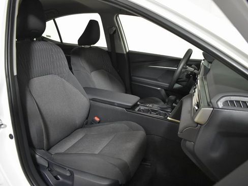 Used 2025 Toyota Camry LE image 32