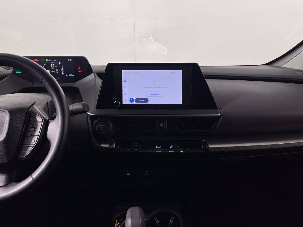 Certified 2024 Toyota Prius LE FWD image 15