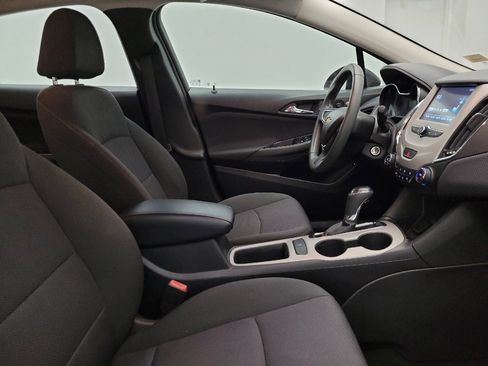 Used 2018 Chevrolet Cruze LS image 21