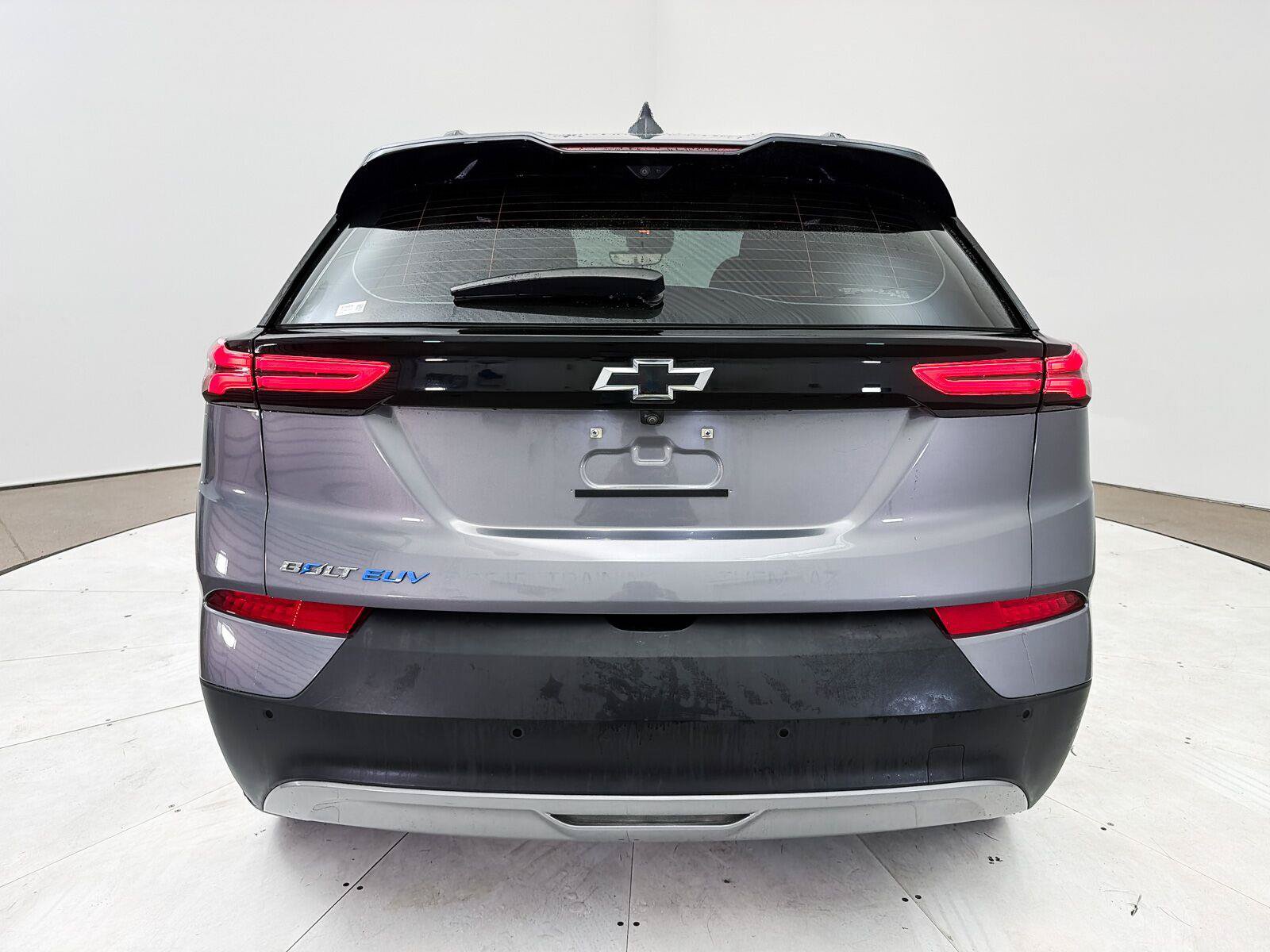 Used 2023 Chevrolet Bolt EUV Premier w/ Sun & Sound Package FWD image 17