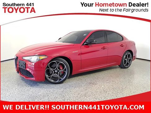Used 2022 Alfa Romeo Giulia Veloce image 1
