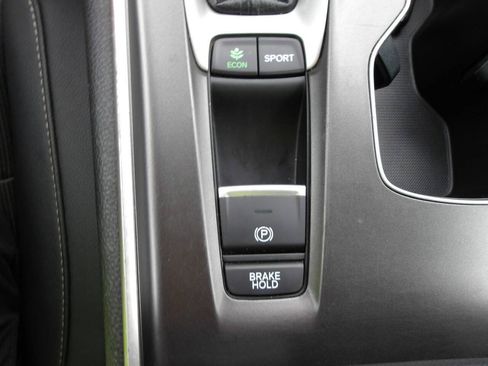 Used 2019 Honda Accord Sport image 19
