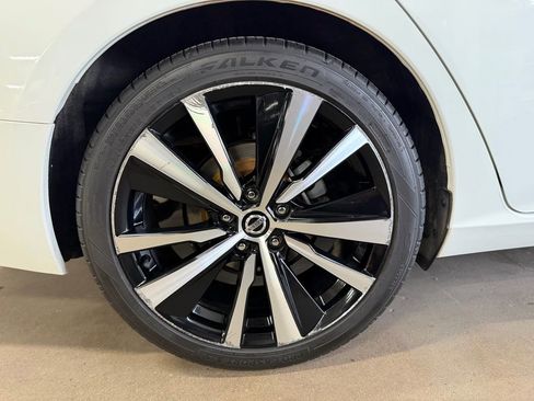 Used 2020 Nissan Altima 2.5 SR FWD image 30