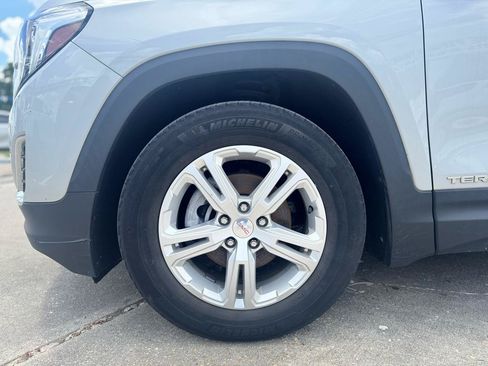 Used 2021 GMC Terrain SLE w/ Driver Convenience Package FWD image 22