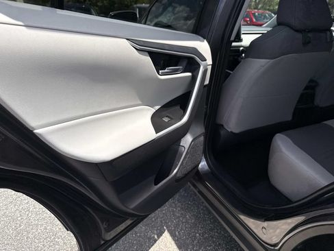 Used 2025 Toyota RAV4 XLE w/ Convenience Package FWD image 12