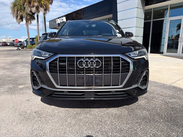 Used 2024 Audi Q3 2.0T Premium w/ Convenience Package AWD/4WD image 3