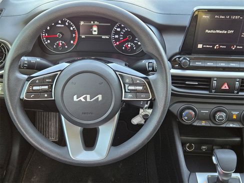 Certified 2022 Kia Forte LXS image 10