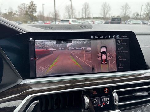 Used 2021 BMW X7 xDrive40i w/ Parking Assistance Package image 27