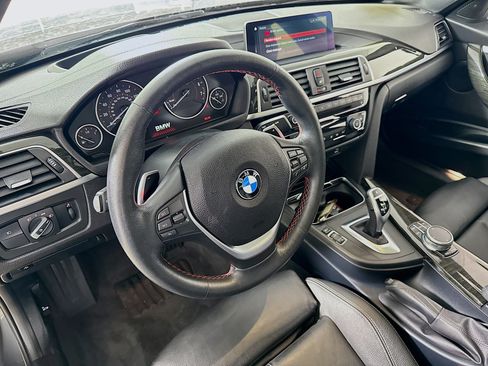 Used 2018 BMW 330i xDrive Sedan w/ Premium Package AWD/4WD image 13