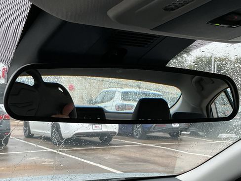 Used 2025 Toyota Camry LE image 27