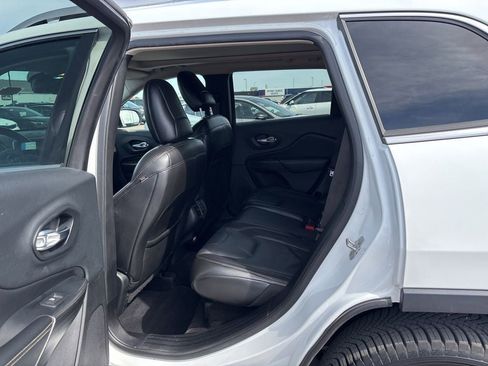Used 2015 Jeep Cherokee Limited w/ Luxury Group AWD/4WD image 27