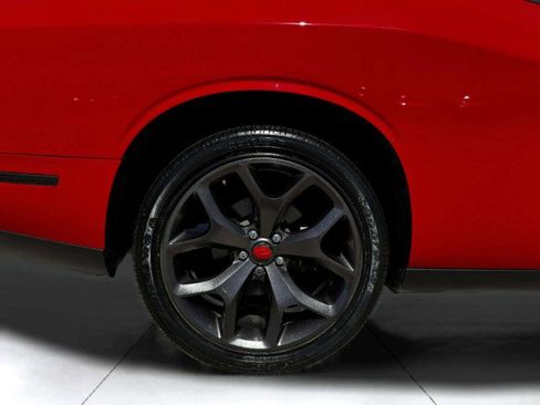 Used 2019 Dodge Challenger SXT w/ Plus Package image 46