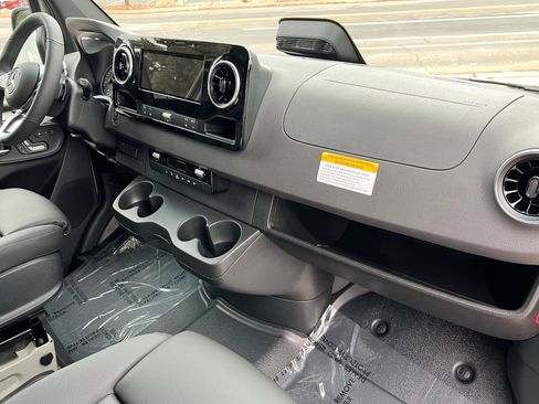New 2025 Mercedes-Benz Sprinter 2500 image 22