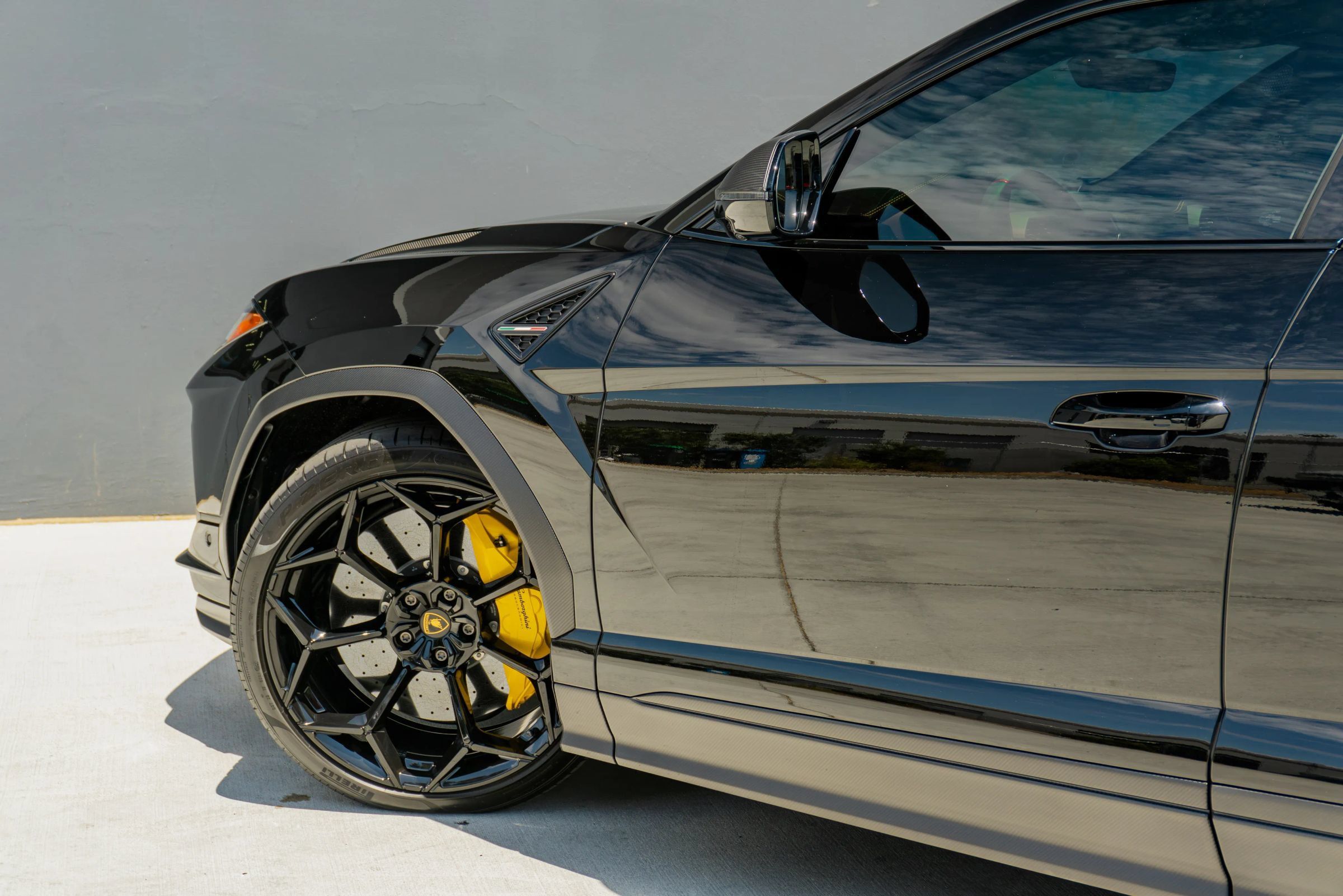 Used 2024 Lamborghini Urus Performante AWD/4WD image 48