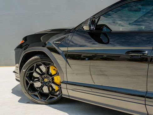 Used 2024 Lamborghini Urus Performante AWD/4WD image 48