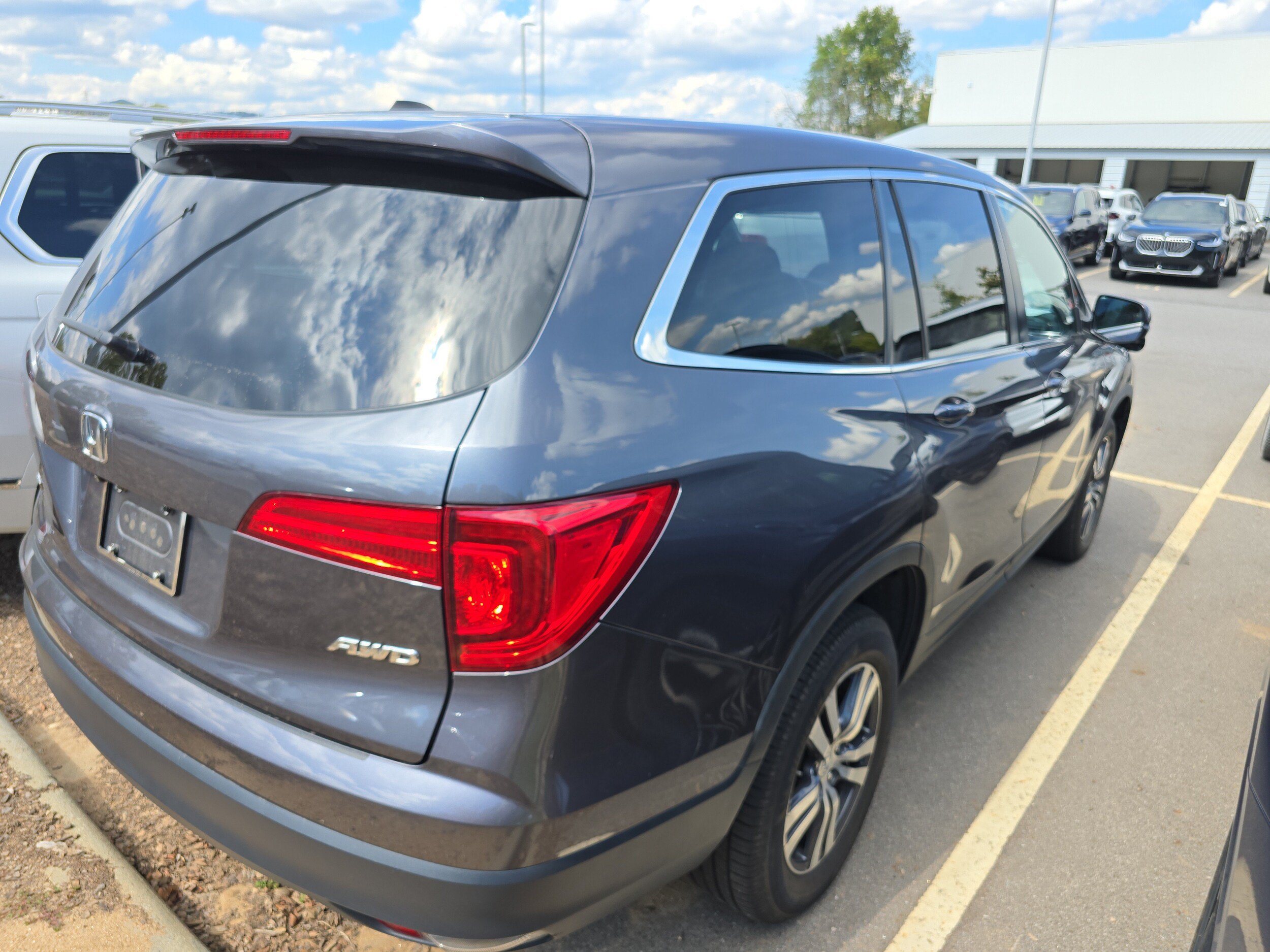 Used 2016 Honda Pilot EX-L image 2
