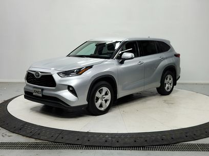Used 2021 Toyota Highlander LE