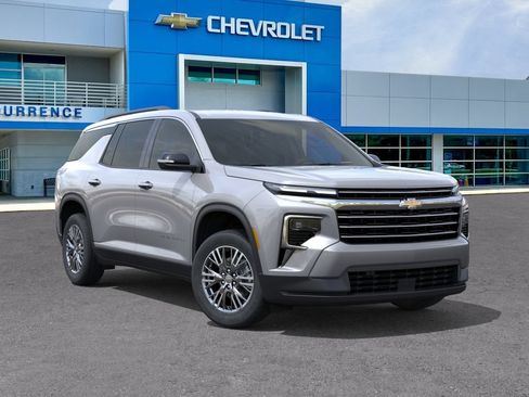 New 2027 Chevrolet Traverse LT w/ LPO, Floor Liner Package FWD image 7