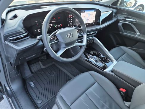 Certified 2025 Audi Q5 Premium Plus w/ Premium Plus image 2