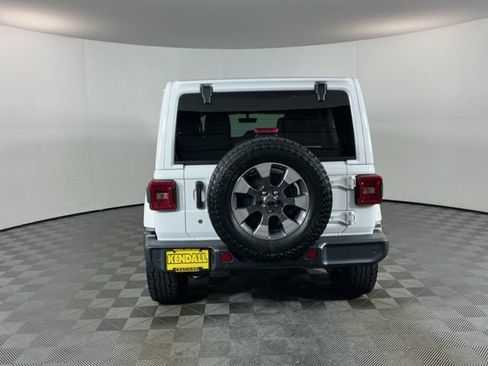 Used 2018 Jeep Wrangler Unlimited Sahara AWD/4WD image 6