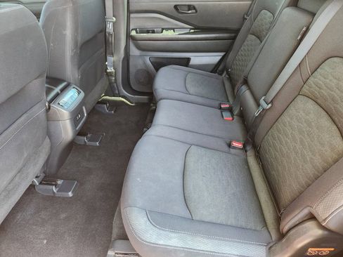 Used 2024 Nissan Pathfinder SV w/ Black Appearance Package AWD/4WD image 19