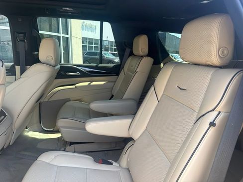 Used 2022 Cadillac Escalade Premium Luxury w/ Performance Package RWD image 3