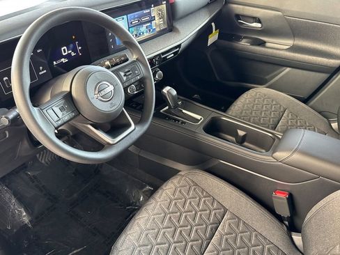 New 2025 Nissan Kicks SV w/ SV Premium Package image 7