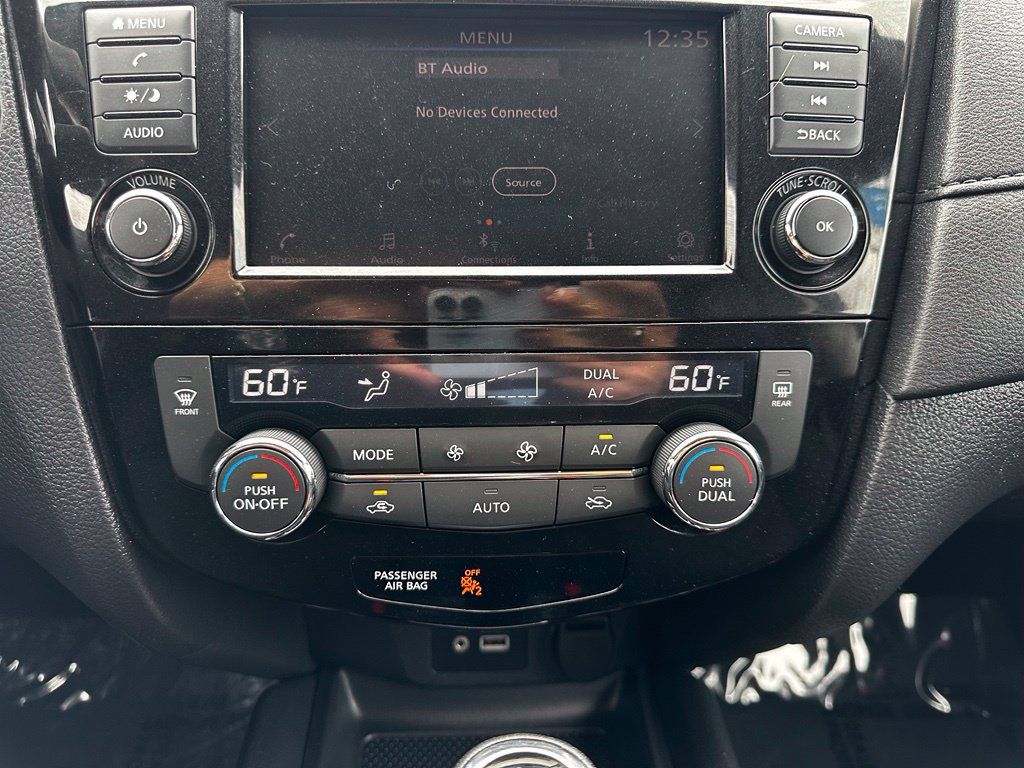 Used 2018 Nissan Rogue SV FWD image 29