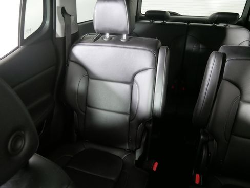 Used 2021 GMC Acadia SLT w/ Trailering Package image 12