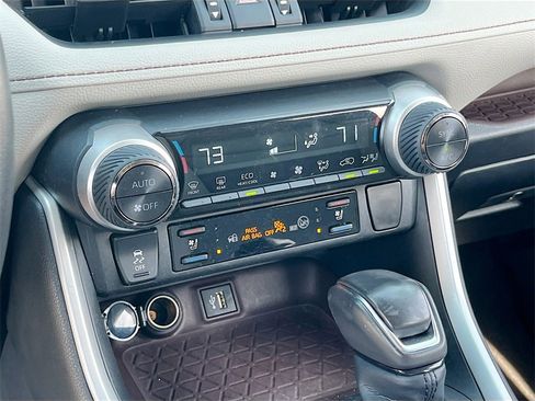 Used 2023 Toyota RAV4 Limited image 15