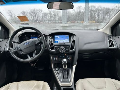 Used 2016 Ford Focus Titanium image 18