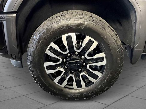 Used 2025 GMC Sierra 3500 Denali Ultimate AWD/4WD image 10