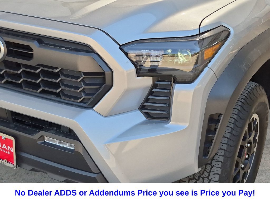 Used 2025 Toyota Tacoma TRD Off-Road AWD/4WD image 15