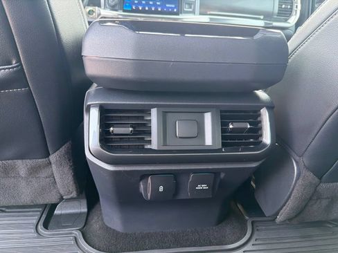 Used 2022 Ford F150 Lariat AWD/4WD image 31