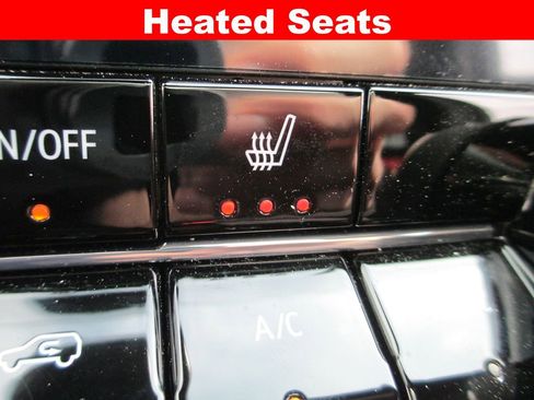 Used 2024 Chevrolet Colorado Z71 w/ Z71 Convenience Package 2 image 18