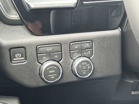 New 2026 GMC Sierra 1500 Elevation w/ Elevation Premium Package AWD/4WD image 18