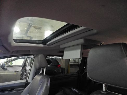 Used 2022 Honda Odyssey Touring image 11