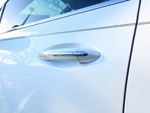 Used 2020 Buick Enclave Essence w/ Sport Touring Edition image 21