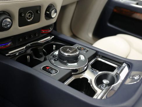 Used 2015 Rolls-Royce Ghost RWD image 40