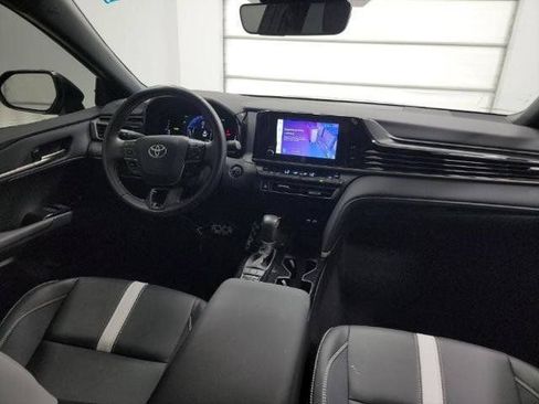 Used 2025 Toyota Camry SE w/ Convenience Package FWD image 18