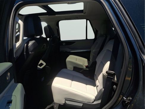 New 2026 Lincoln Navigator Reserve AWD/4WD image 6