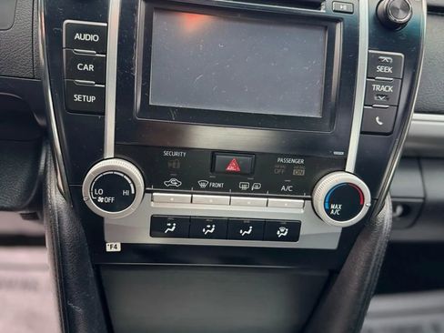 Used 2014 Toyota Camry SE image 21