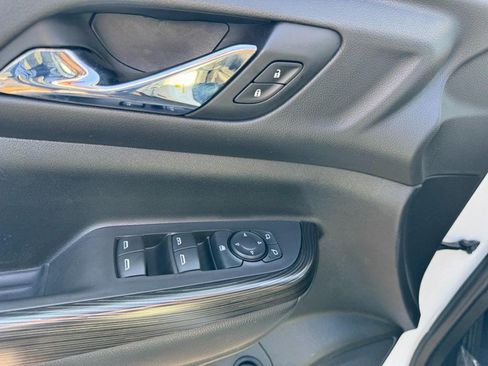 Used 2019 GMC Acadia SLT w/ LPO, Floor Liner Package AWD/4WD image 15
