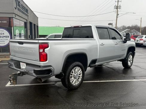Used 2022 Chevrolet Silverado 2500 LTZ w/ LTZ Convenience Package AWD/4WD image 17