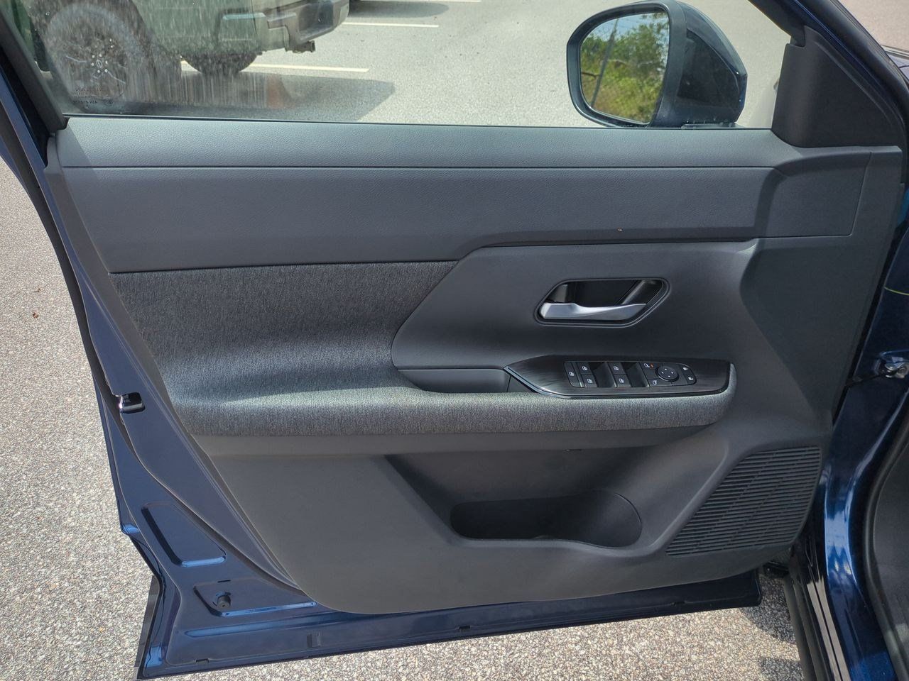 New 2026 Nissan Kicks SV w/ SV Premium Package FWD image 12