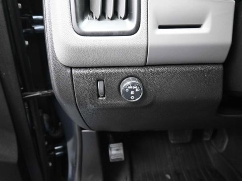 Used 2020 Chevrolet Colorado W/T w/ WT Convenience Package image 11