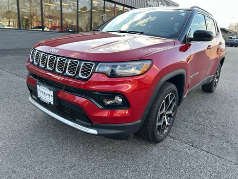 Used 2026 Jeep Compass Limited AWD/4WD image 10