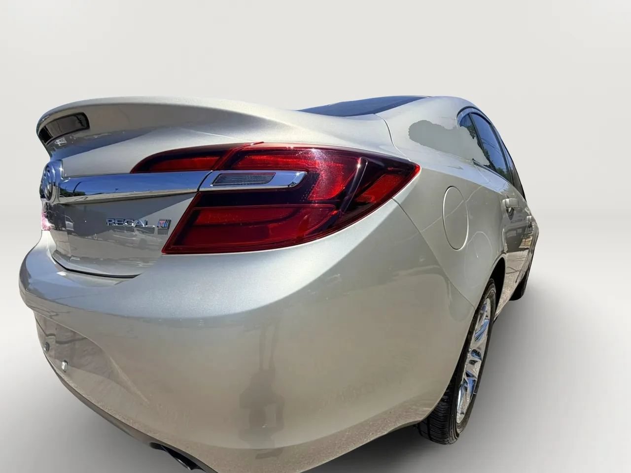 Used 2016 Buick Regal FWD image 11