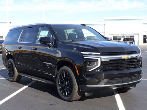New 2026 Chevrolet Suburban LS image 10